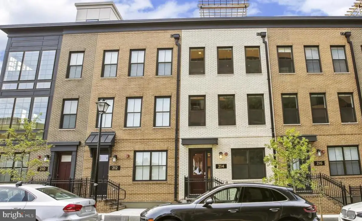 214 Canal Center Plz, Alexandria, VA 22314 - #1