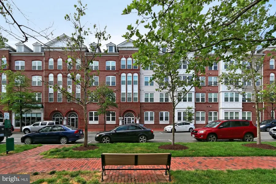 4950 Brenman Park Dr #203, Alexandria, VA 22304 - #3