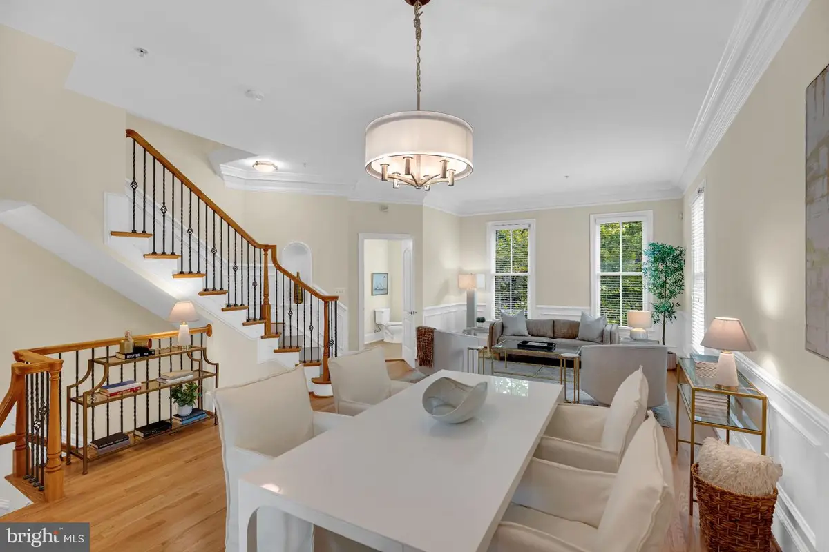1722 Potomac Greens Dr, Alexandria, VA 22314 - #1