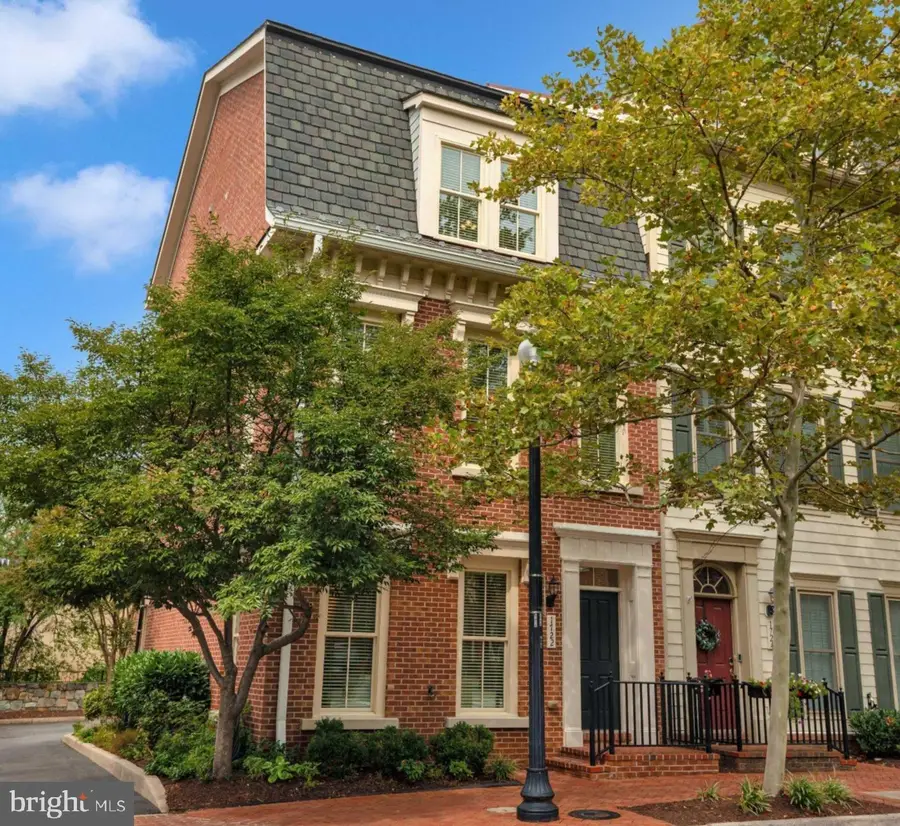1722 Potomac Greens Dr, Alexandria, VA 22314 - #2