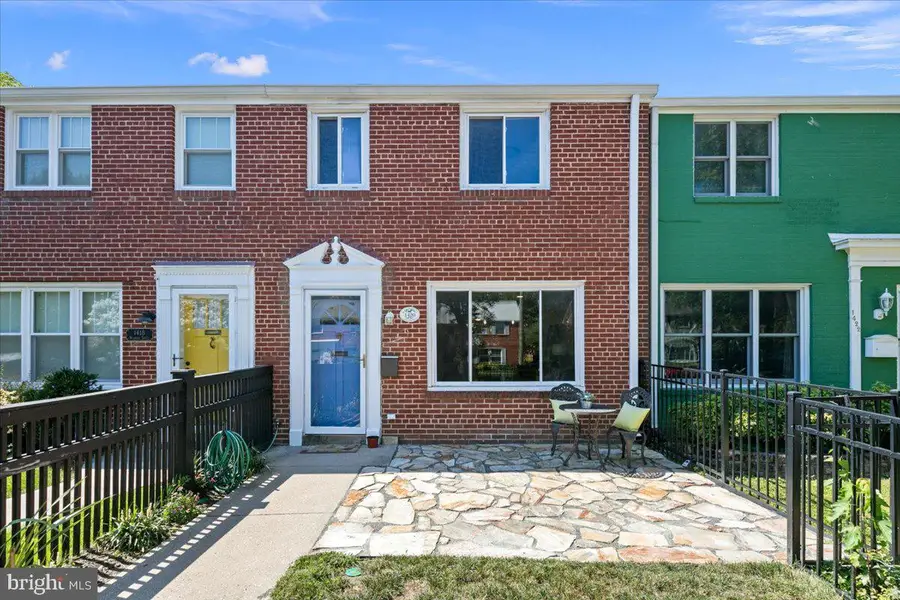 1420 Woodbine St, Alexandria, VA 22302 - #3
