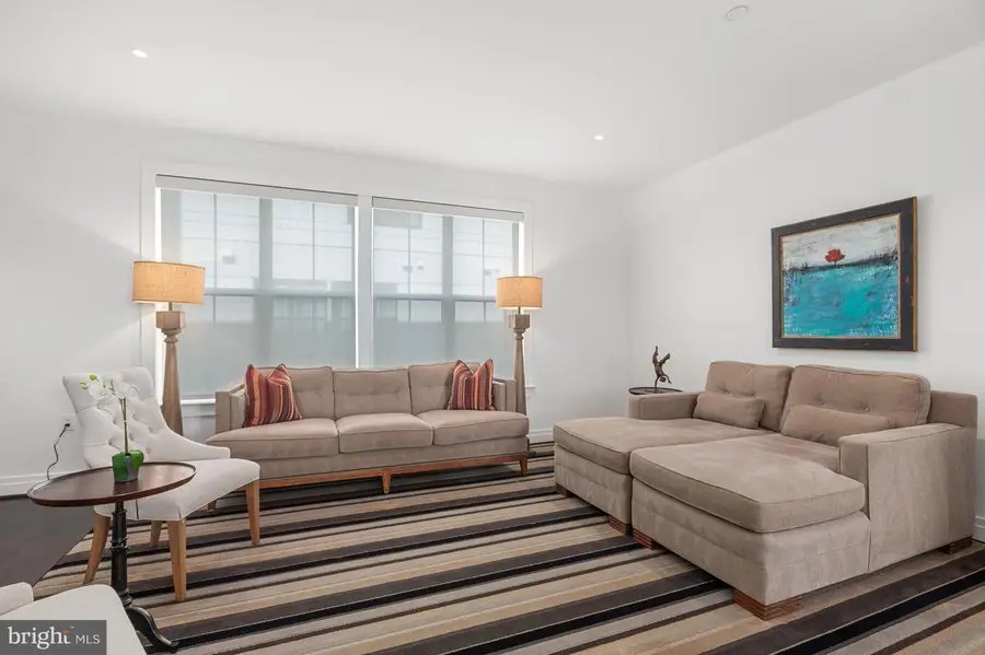 213 Montgomery St, Alexandria, VA 22314 - #3