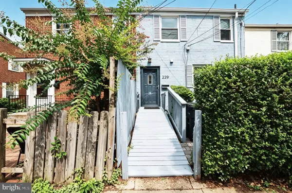 229 Tennessee Ave, ALEXANDRIA, VA 22305