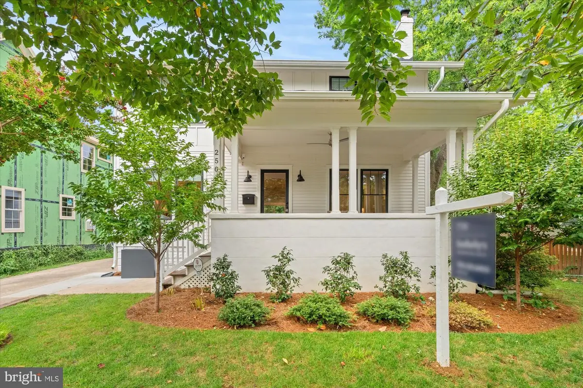 2504 Leslie Ave, Alexandria, VA 22301 - #1