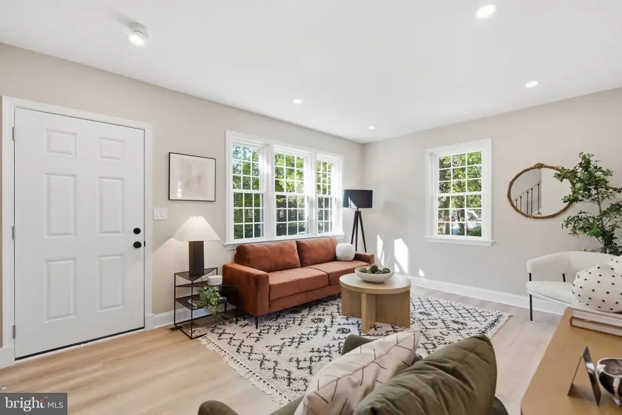 4 E Rosemont Ave, Alexandria, VA 22301 - #2