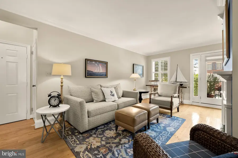 1115 N Pitt St #2b, Alexandria, VA 22314 - #3