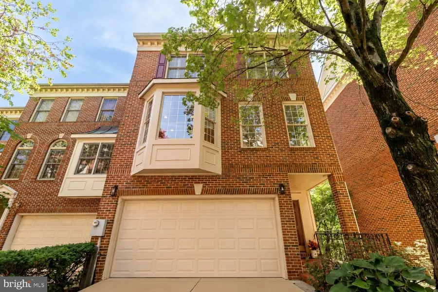 2527 Gadsby Pl, Alexandria, VA 22311 - #2
