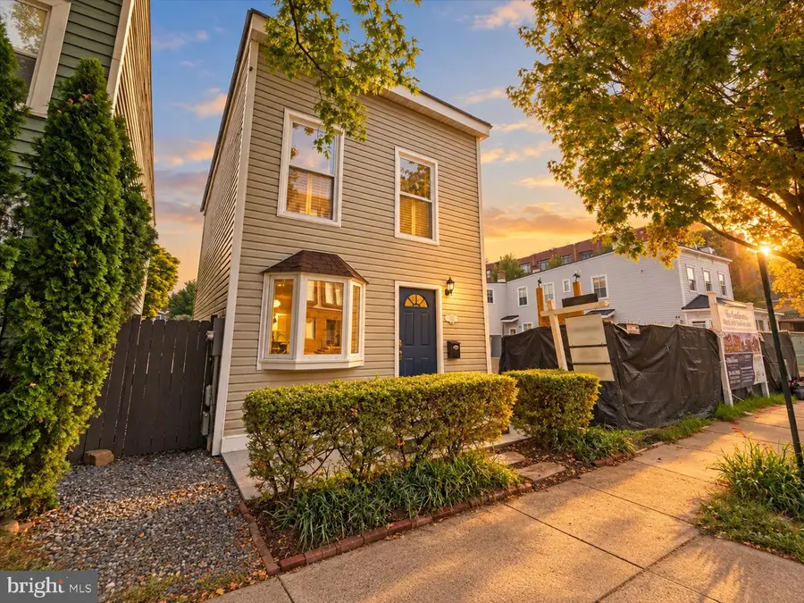 1016 Pendleton St, Alexandria, VA 22314 - #2
