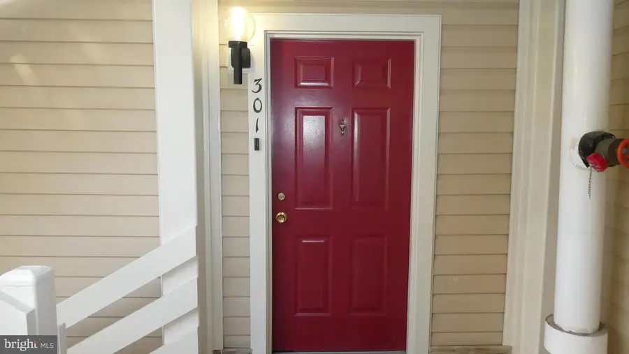 244 S Reynolds St #301, Alexandria, VA 22304 - #2