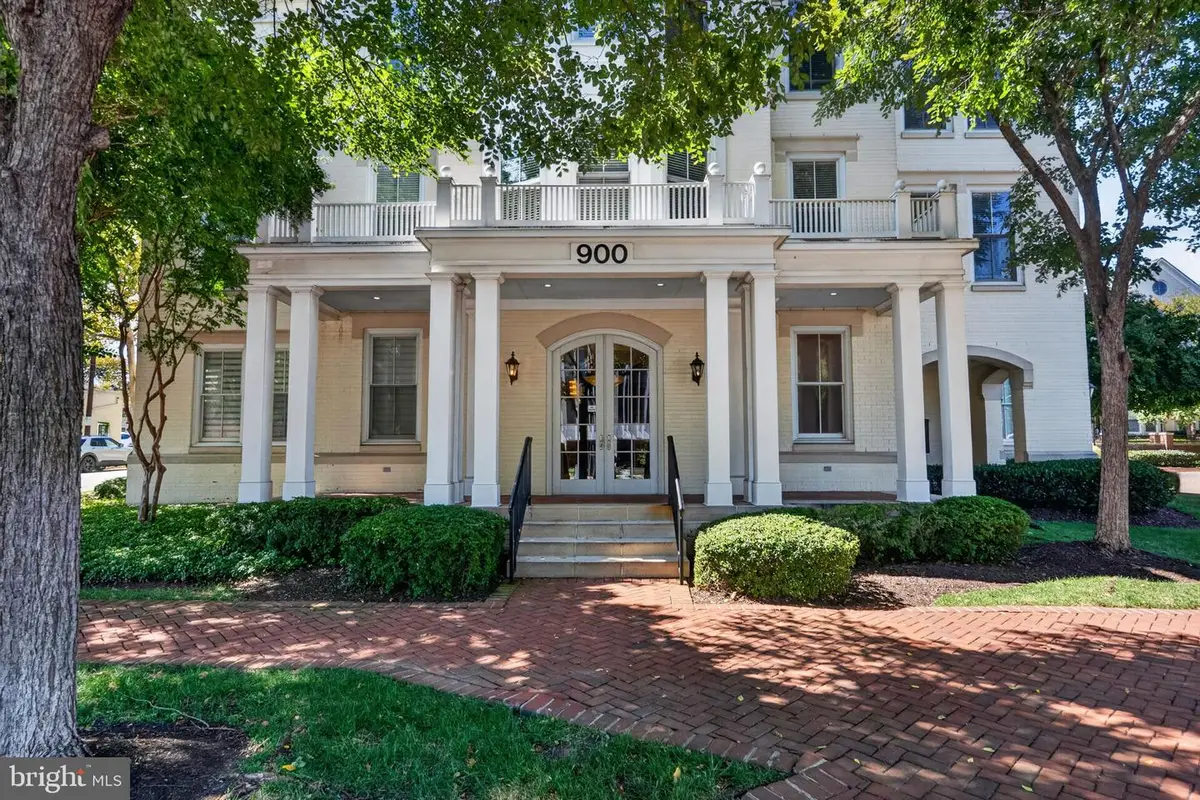 900 N Washington St #302e, Alexandria, VA 22314 - #1