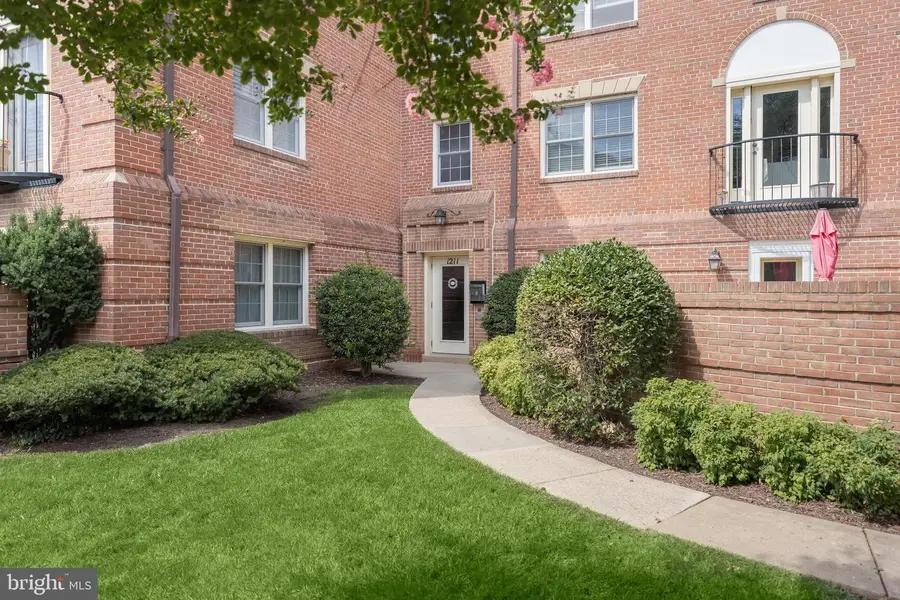 1211 N Pitt St #3a, Alexandria, VA 22314 - #3