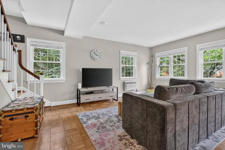 1615 Preston Rd, Alexandria, VA 22302 - #2