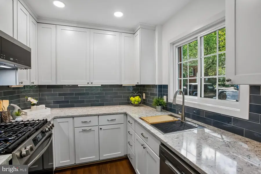 1617 Fitzgerald Ln, Alexandria, VA 22302 - #2