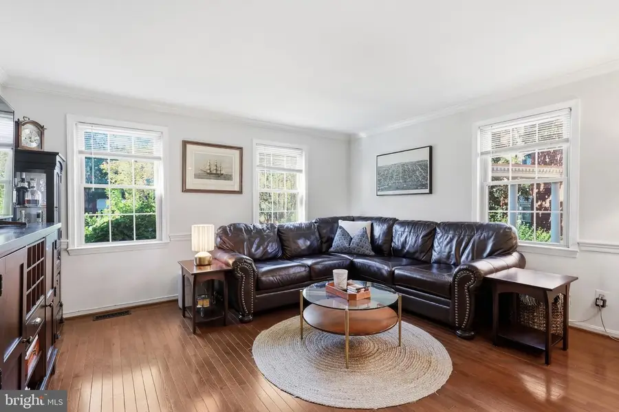 607 Bashford Ln #1, Alexandria, VA 22314 - #3