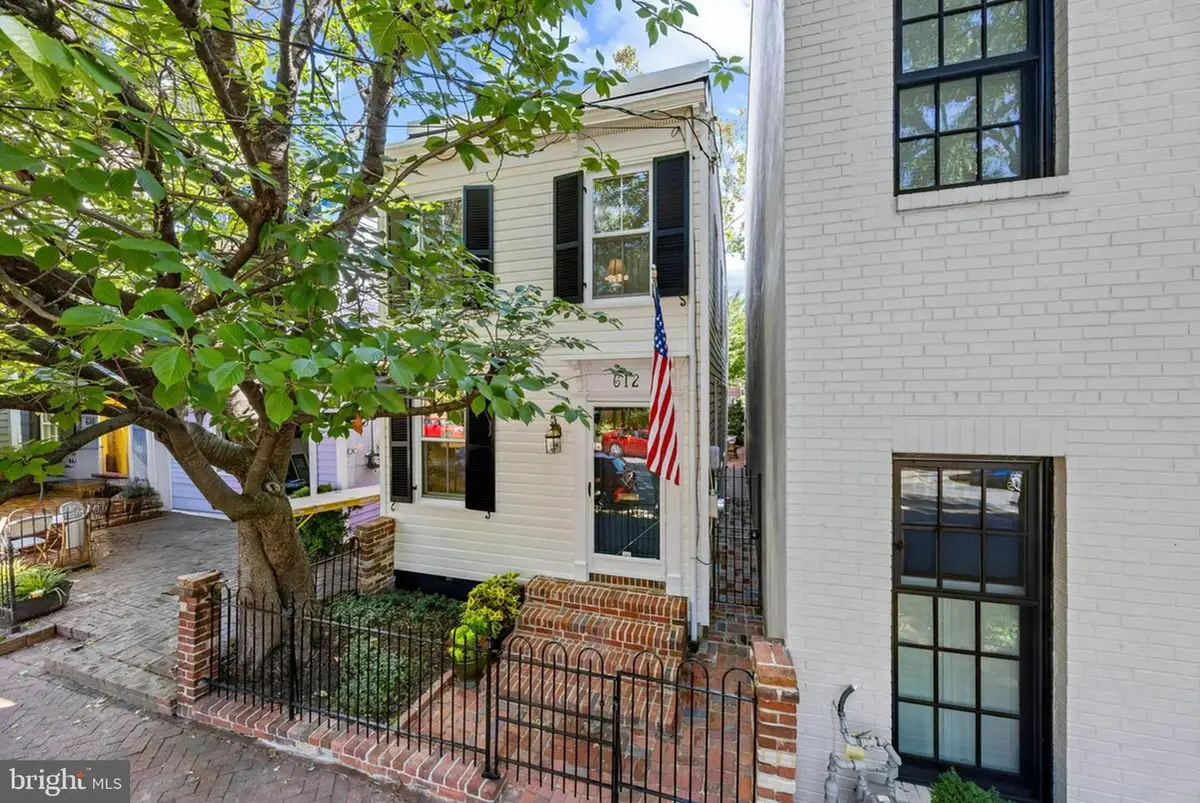 612 S Saint Asaph St, Alexandria, VA 22314 - #1