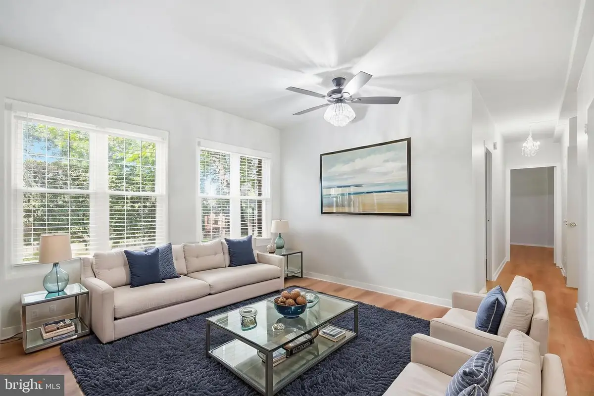 3727 Lyons Ln, Alexandria, VA 22302 - #1