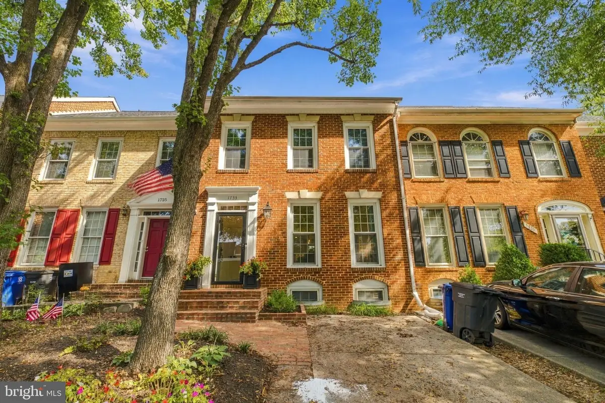 1733 Dogwood Dr, Alexandria, VA 22302 - #1