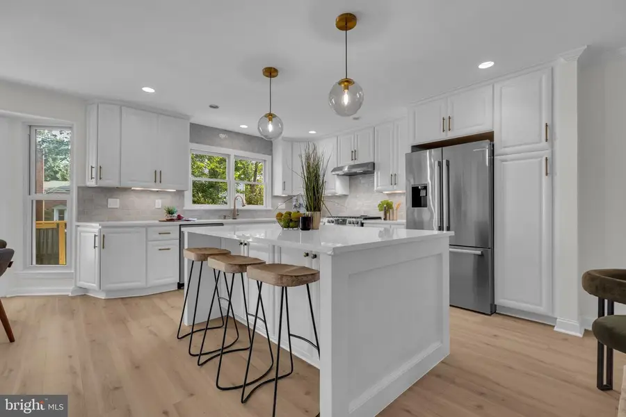 1733 Dogwood Dr, Alexandria, VA 22302 - #3
