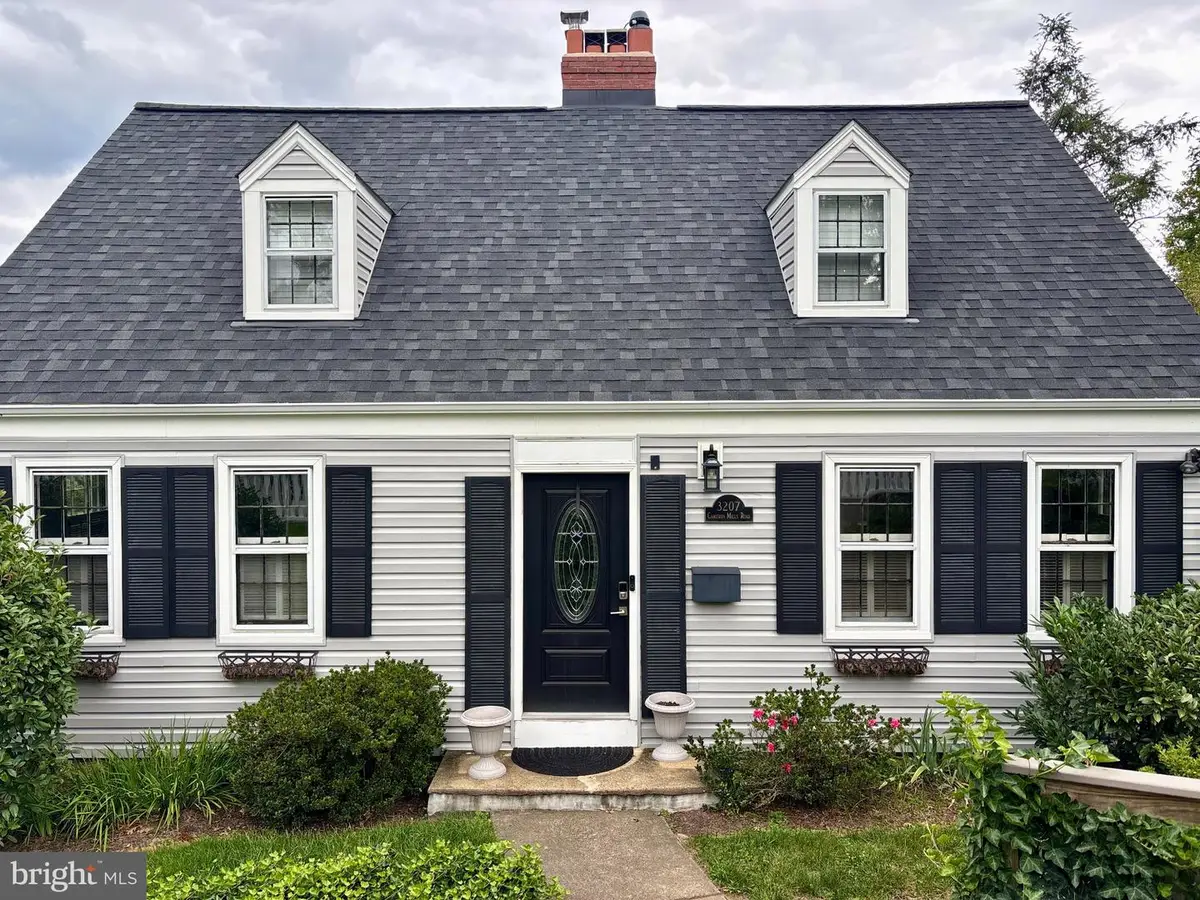 3207 Cameron Mills Rd, Alexandria, VA 22302 - #1