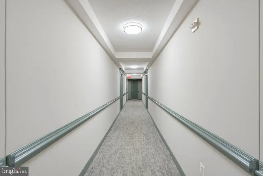 3101 N Hampton Dr #704, Alexandria, VA 22302 - #3