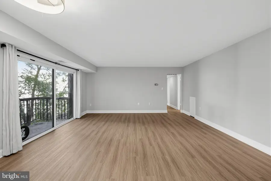 3320 S 28th St #203, Alexandria, VA 22302 - #3