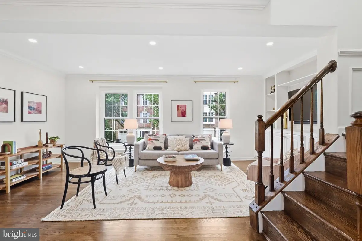 921 Rolfe Pl, Alexandria, VA 22314 - #1