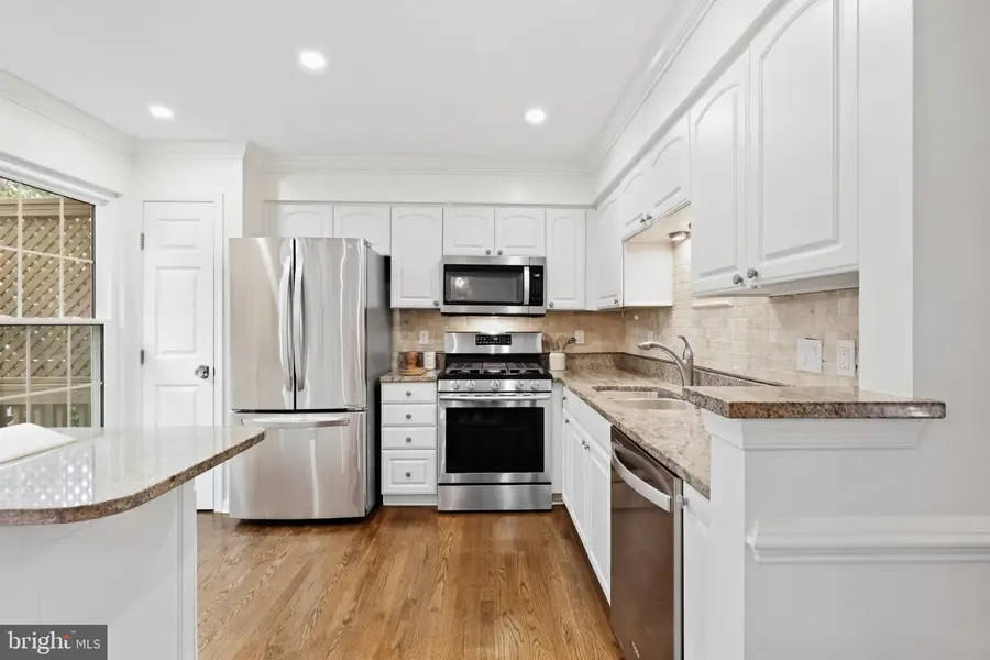 921 Rolfe Pl, Alexandria, VA 22314 - #3