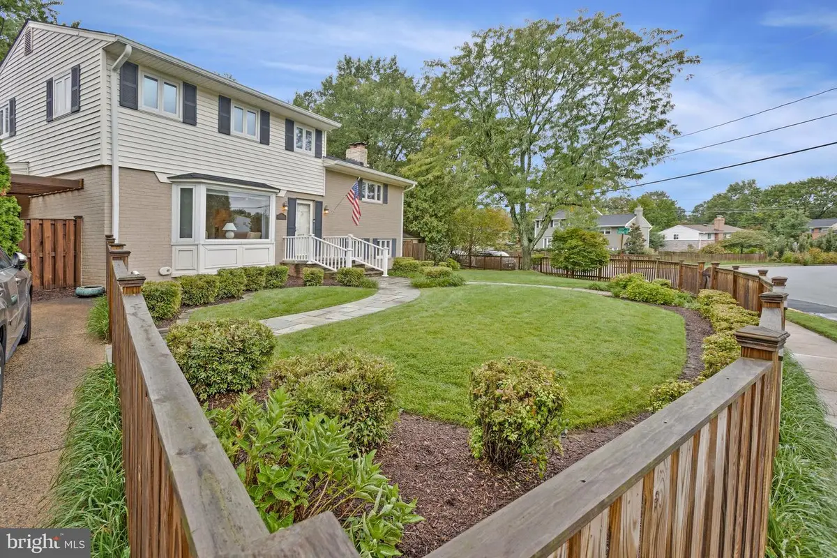 910 Allison St, Alexandria, VA 22302 - #1