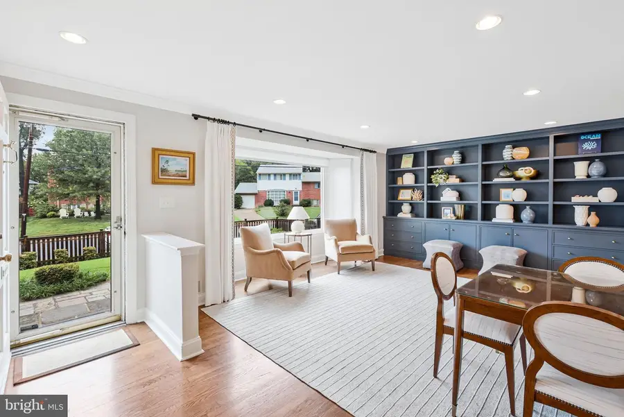 910 Allison St, Alexandria, VA 22302 - #2