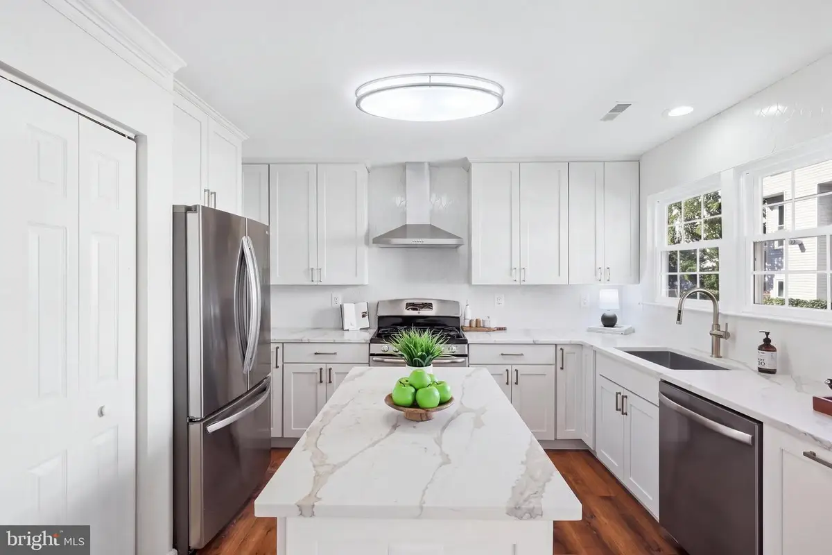 3902 Elbert Ave, Alexandria, VA 22305 - #1