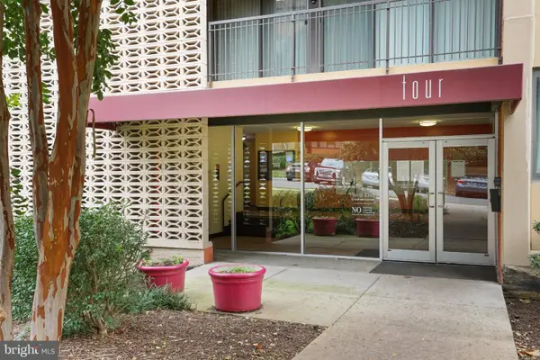 4 S Van Dorn St S #301, ALEXANDRIA, VA 22304