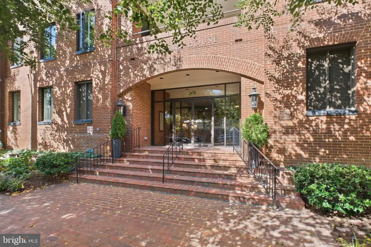 601 Wilkes St #202, Alexandria, VA 22314 - #1