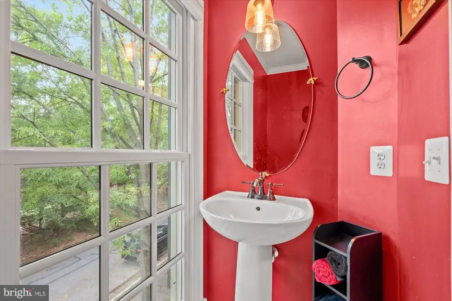 709 Massey Ln #b, Alexandria, VA 22314 - #3