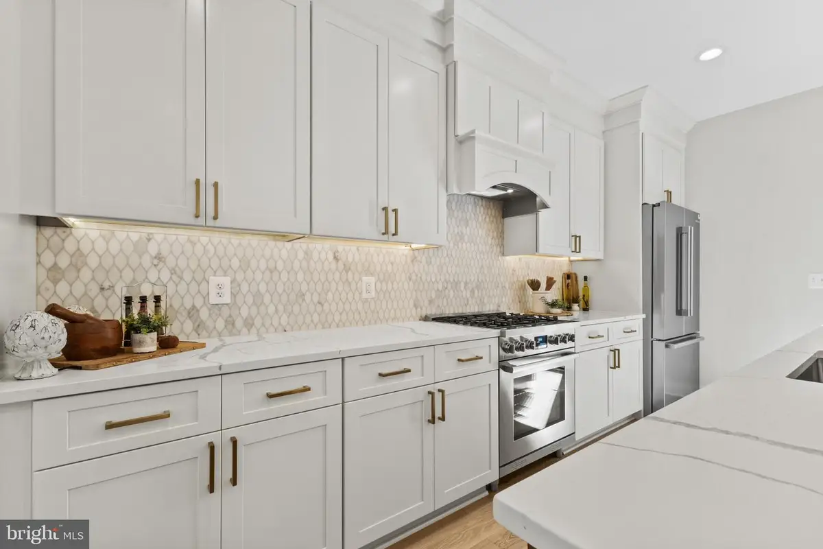103 E Oxford Ave, Alexandria, VA 22301 - #1
