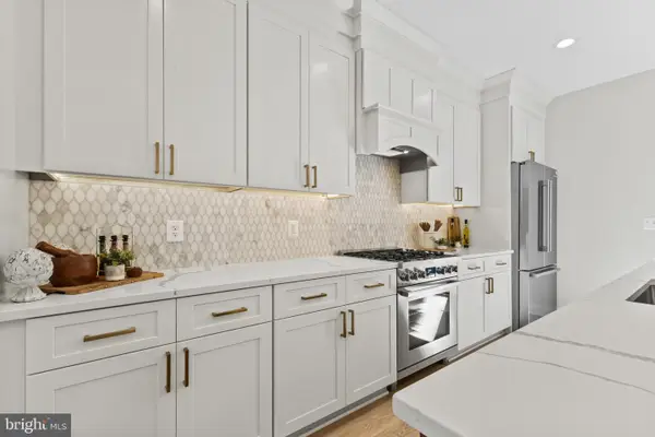 103 E Oxford Ave, ALEXANDRIA, VA 22301