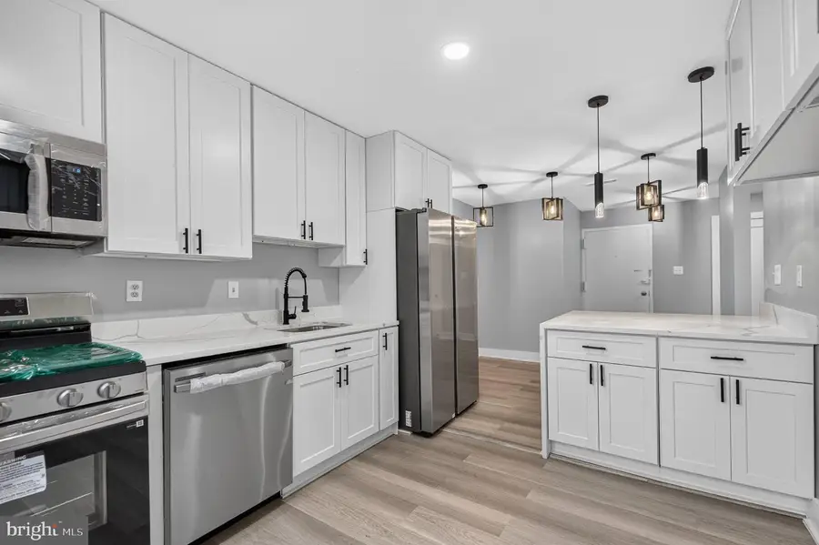 525 N Armistead St #101, Alexandria, VA 22312 - #3