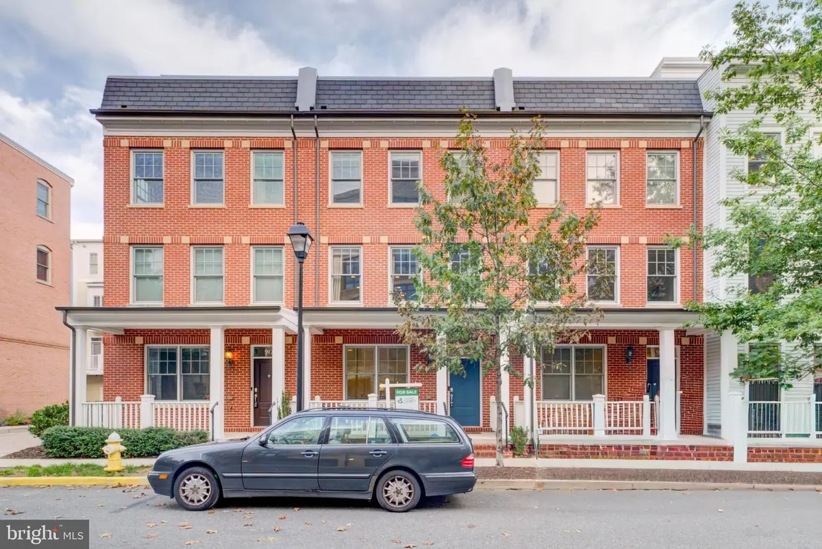 915 Parker Gray School Way, Alexandria, VA 22314 - #1