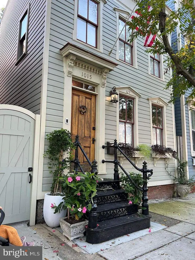 1015 Queen St, Alexandria, VA 22314 - #2