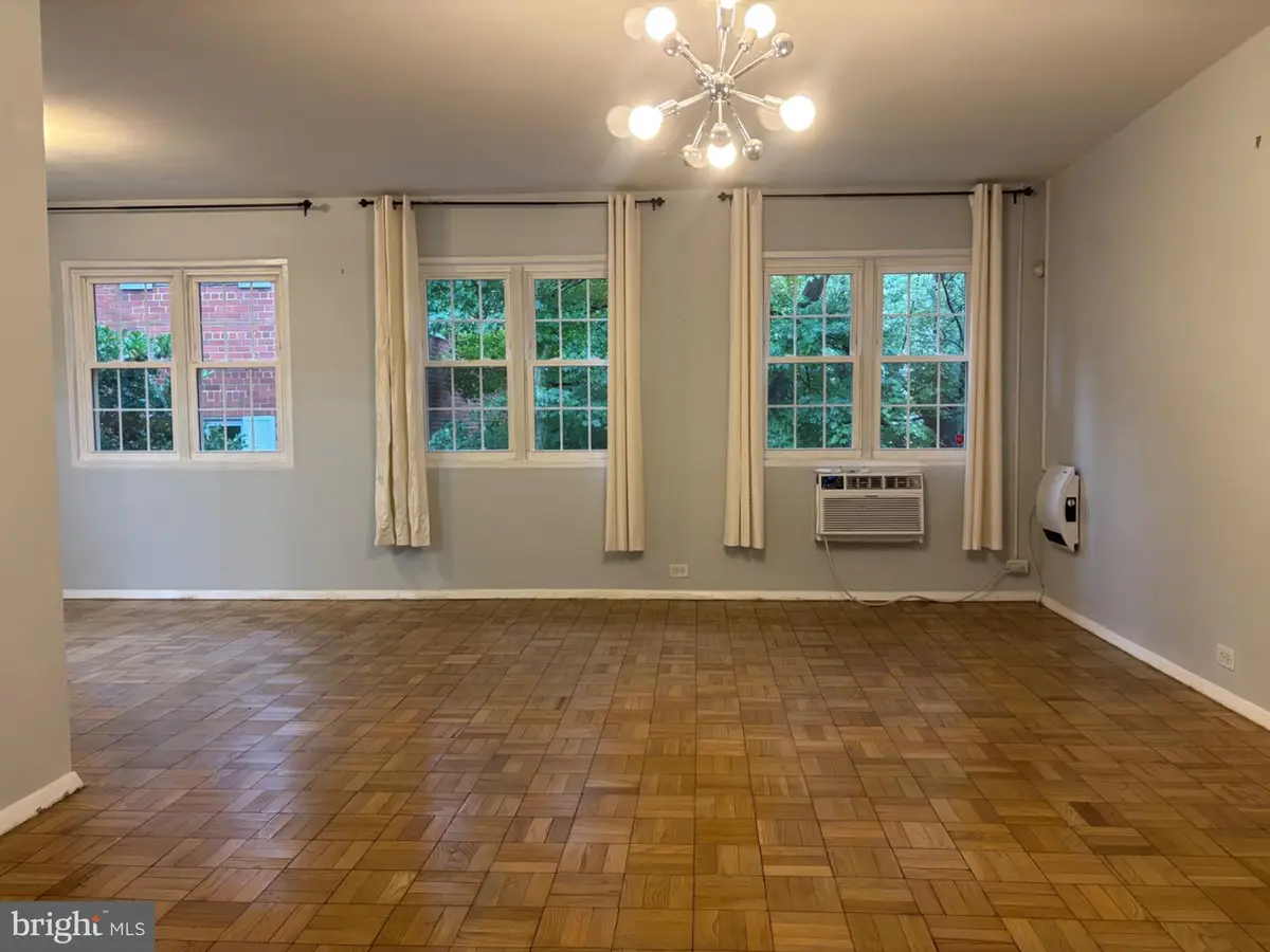 3302 Coryell Ln, Alexandria, VA 22302 - #1