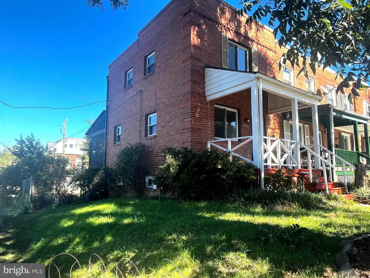 200 Lynhaven Dr, Alexandria, VA 22305 - #1