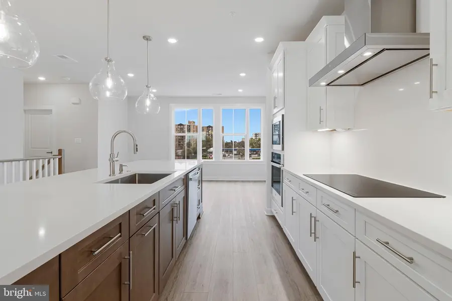 5961 Lookout Ave #201, Alexandria, VA 22304 - #2