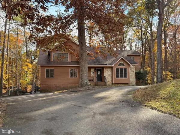 14429 Fox Knoll Dr, SOUTH CHESTERFIELD, VA 23834