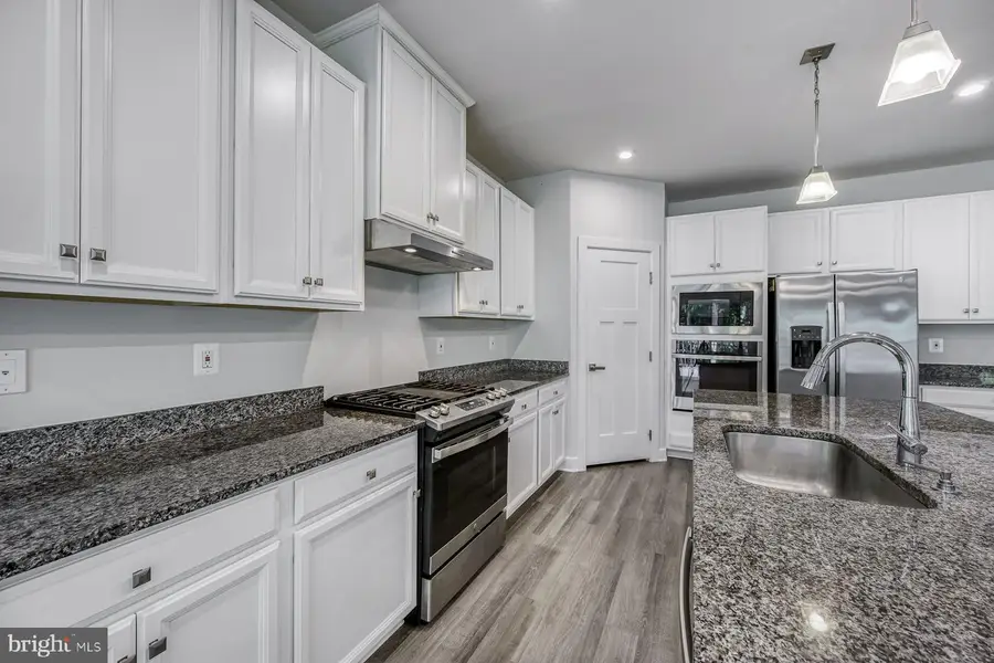 8600 Kingsland Park Dr, North Chesterfield, VA 23237 - #3