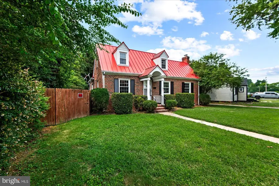 410 Lafayette Ave, Colonial Heights, VA 23834 - #3