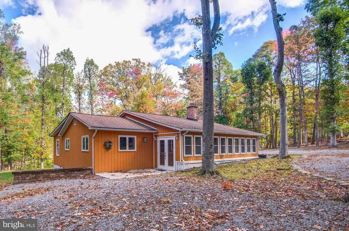558 Hemlock Ln, Bluemont, VA 20135 - Image #1