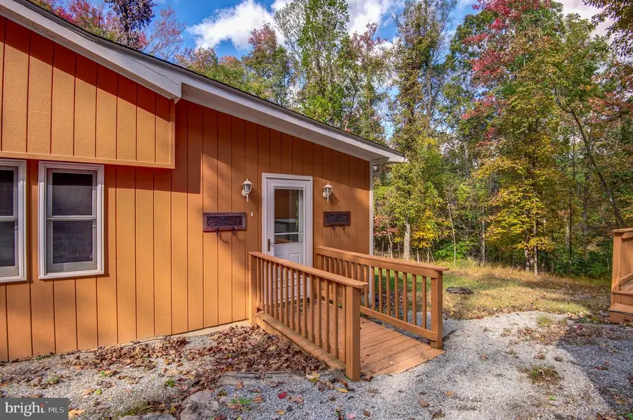 558 Hemlock Ln, Bluemont, VA 20135 - Image #3