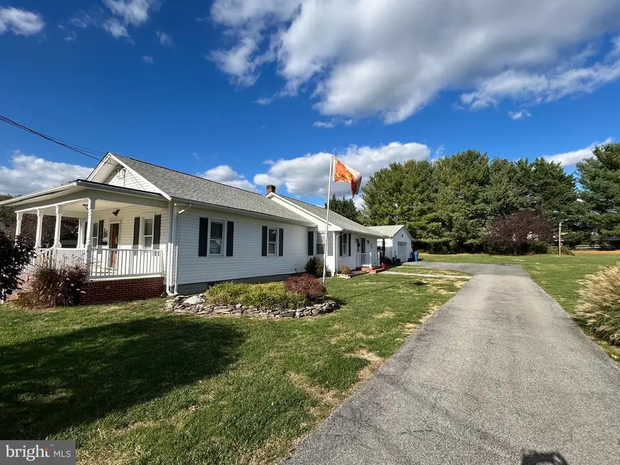 238 Walnut St, Berryville, VA 22611 - Image #2