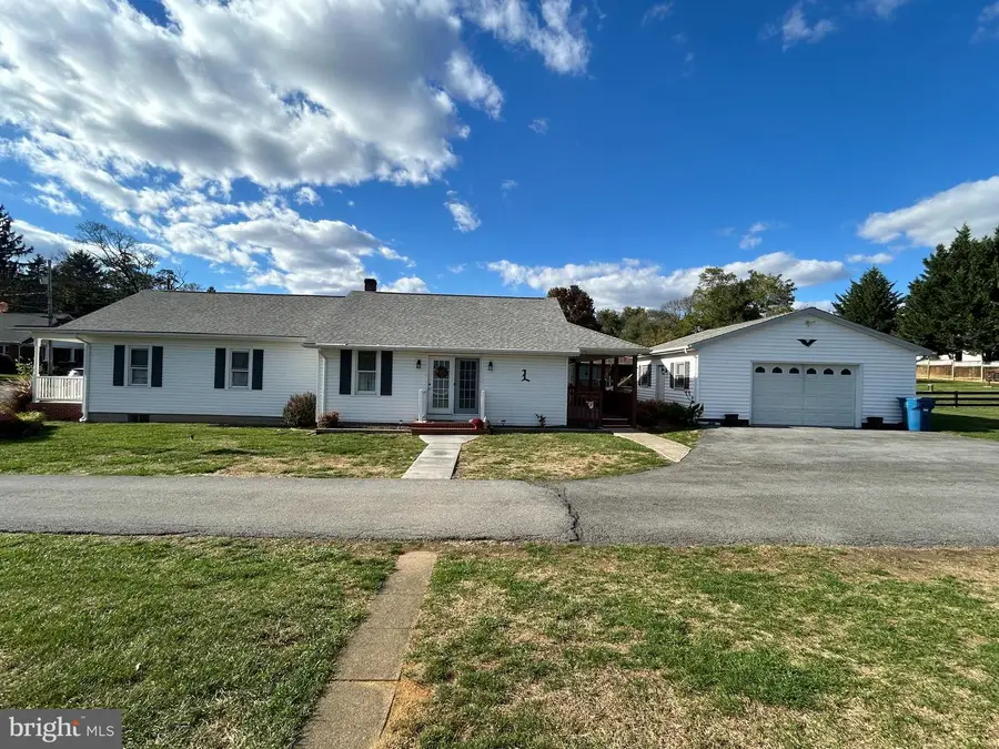 238 Walnut St, Berryville, VA 22611 - Image #3