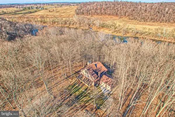 222 Barred Owl Ln, BOYCE, VA 22620