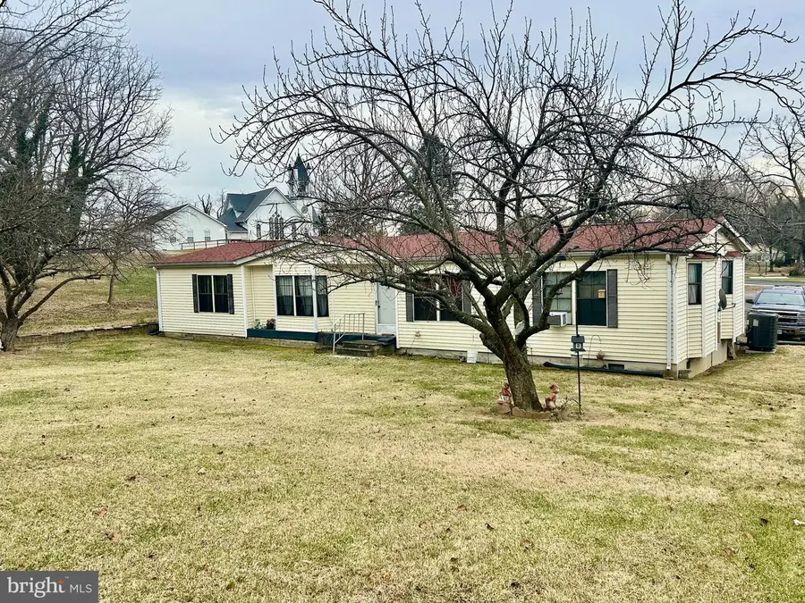 2 Old Chapel Ave, Boyce, VA 22620 - Image #2